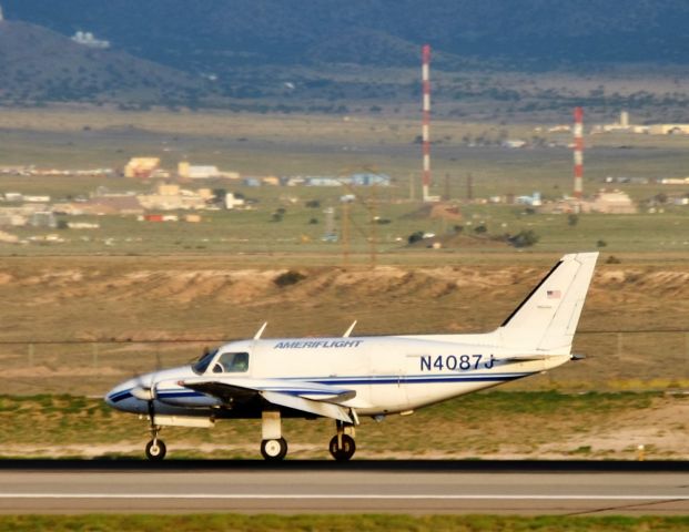 Piper Navajo (N4087J)