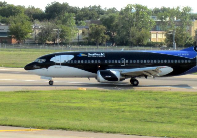 Boeing 737-500 (N334SW) - Shamu