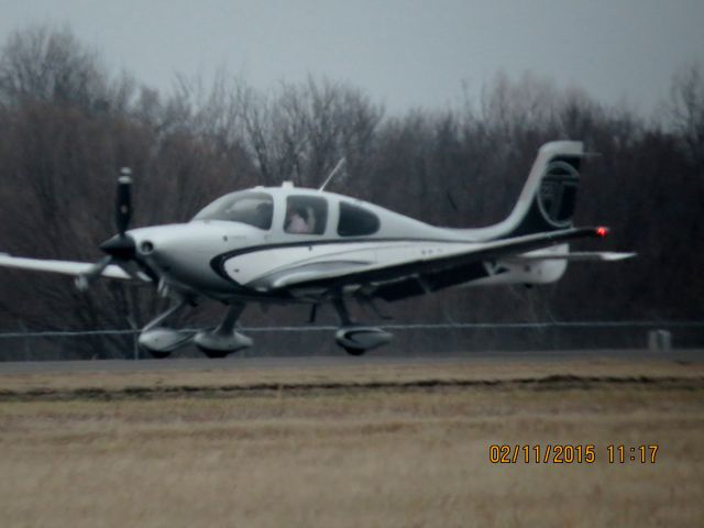 Cirrus SR-22 (N113JV)