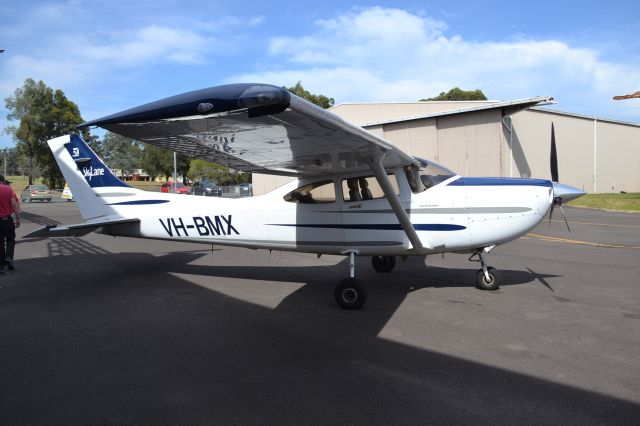 Cessna Skylane (VH-BMX) - Parked out front of Hangar 56 at Camden (YSCN).