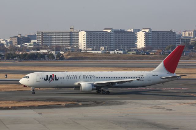 BOEING 767-300 (JA8269)