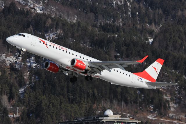 EMBRAER 195 (OE-LWE)