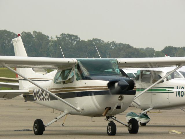 Cessna Skyhawk (N4883G)