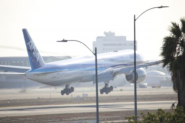 BOEING 777-300ER (JA793A)