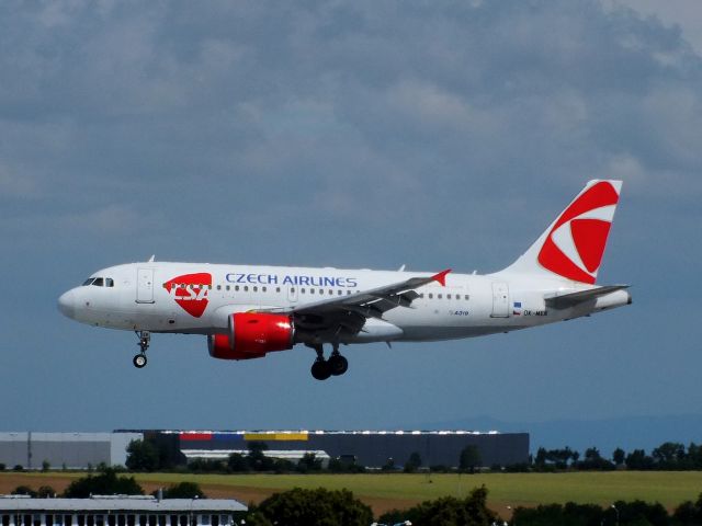 Airbus A319 (OK-MEK)