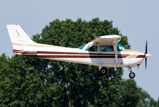 Cessna Skyhawk (N9002E)