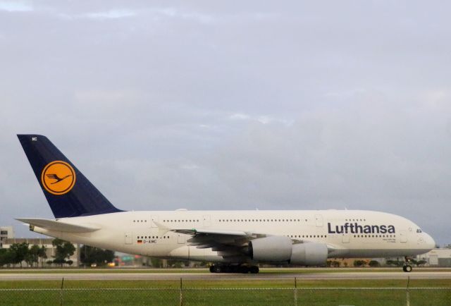 Airbus A380-800 (D-AIMC)