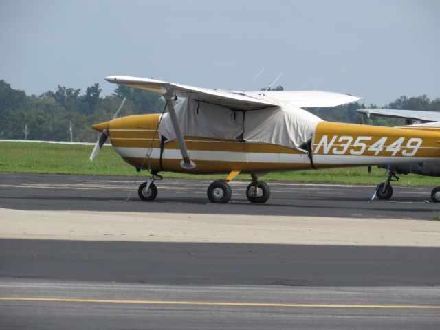 Cessna 152 (N35449) - Cessna 152 at KLOU