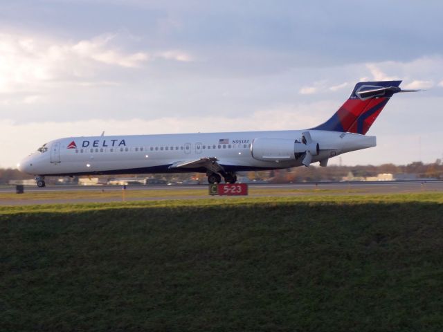 Boeing 717-200 (N951AT)