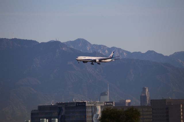 BOEING 777-300ER —