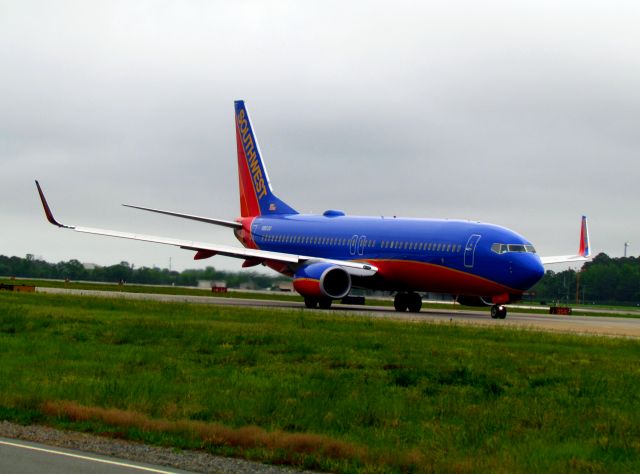 Boeing 737-800 (N8610A)