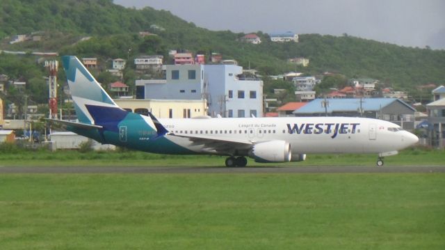 Boeing 737 MAX 8 (C-GZSG)