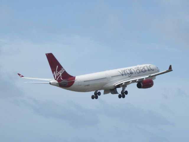 Airbus A330-300 (G-VUFO)