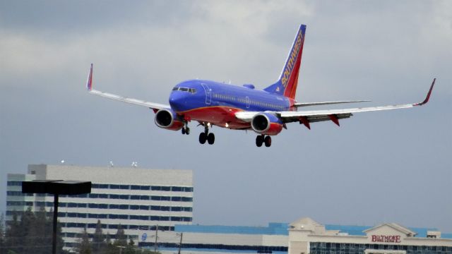 Boeing 737-700 (N240WN) - N240WN Southwest Airlines Boeing 737-700 - cn 32503br /Age 8.9 Yearsbr /2015-04-05 WN804 Denver (DEN) San Jose (SJC) 08:53--> Landed 10:29