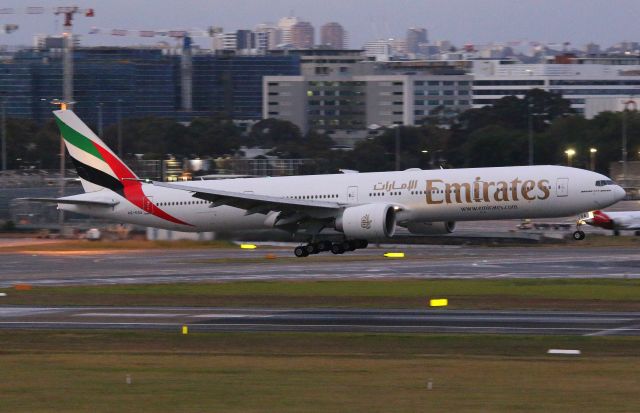 A6-EGA — - EK419 Arriving into 16R from Christchurch.. Taken from the International Carpark with a 70-200mm