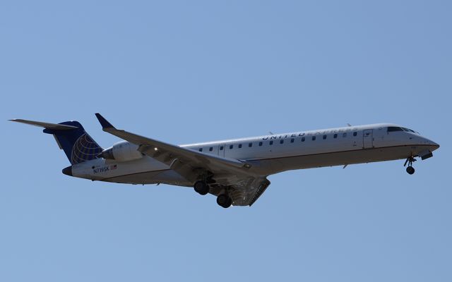 Canadair Regional Jet CRJ-700 (N719SK)