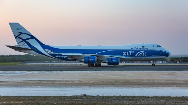 Boeing 747-200 (VP-BIK)