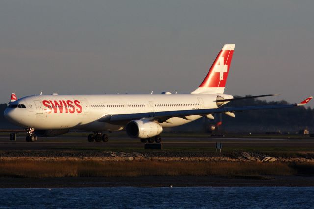 Airbus A330-300 (HB-JHK)