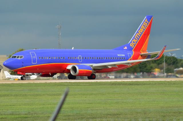 Boeing 737-700 (N655WN) - Rolling down 17L on her way out of Austin.