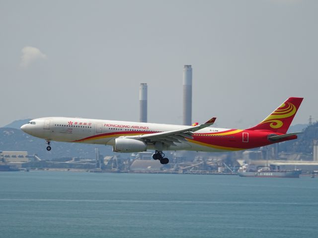 Airbus A330-200 (B-LNM)
