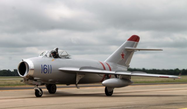 NX217SH — - Mig 17