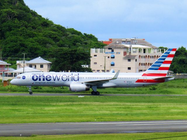 Boeing 757-200 (N174AA)