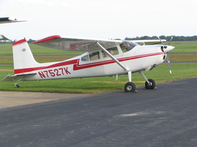 Cessna Skywagon 180 (N7527K)