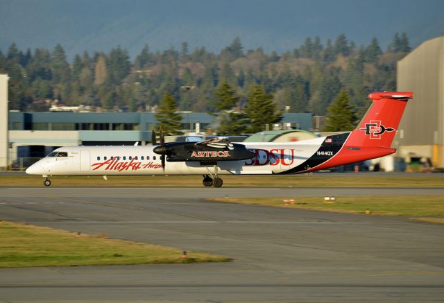 de Havilland Dash 8-400 (N414QX)