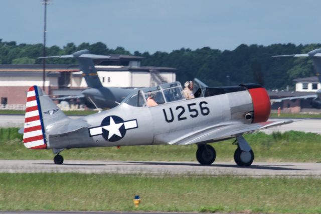 Cessna Skyhawk (N2861G) - T-6 taxis at Charleston 