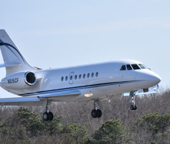 Dassault Falcon 2000 (N515CF) - A crisp looking Dassault Falcon on final approach to Monmouth Airport, NJ, early Spring 2021.