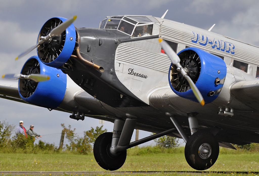 JUNKERS Ju-52/3m (HB-HOT)