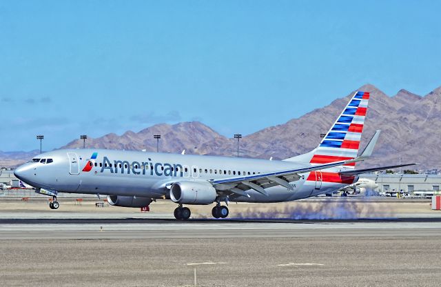 Boeing 737-800 (N938NN) - N938NN AMERICAN AIRLINES B737-823 L/N 4605 C/N 33490br /br /First Flight: August 30, 2013br /Delivered Date: September 13, 2013br /br /McCarran International Airport (KLAS)br /Las Vegas, Nevadabr /TDelCorobr /September 22, 2013