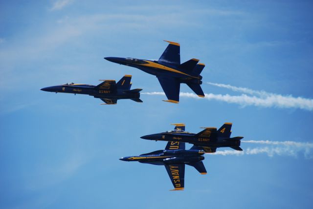 McDonnell Douglas FA-18 Hornet — - Blue Angels at QCAS 2009.