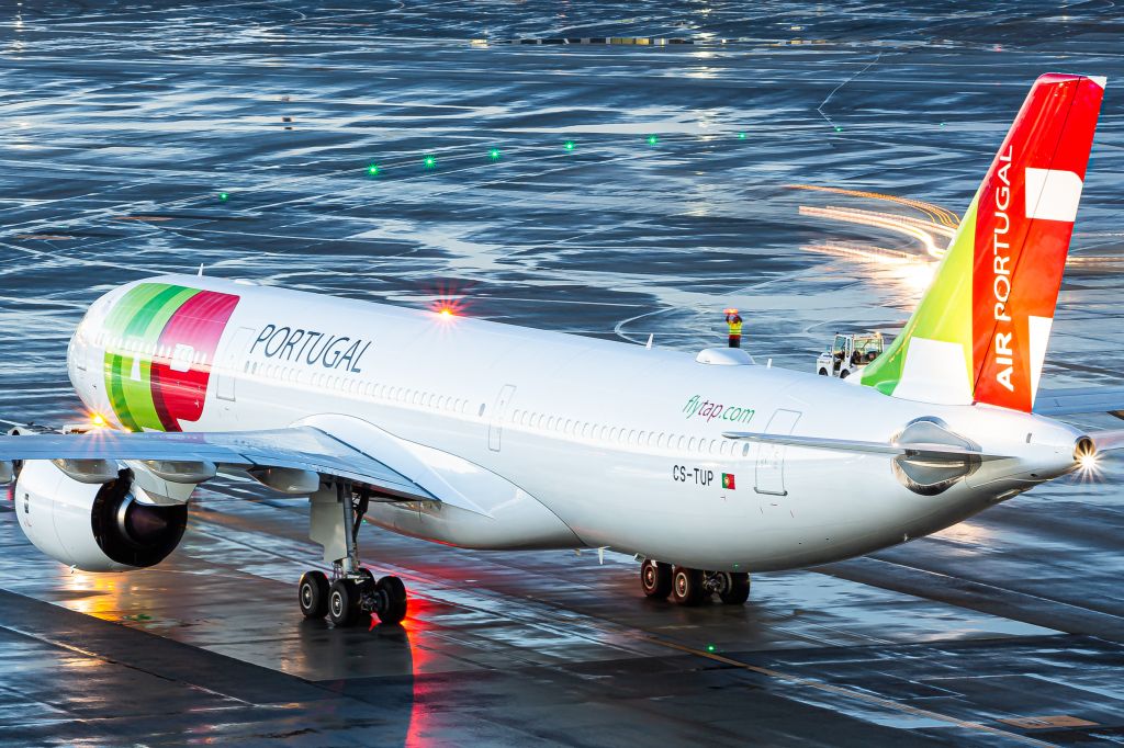 Airbus A330-900 (CS-TUM)