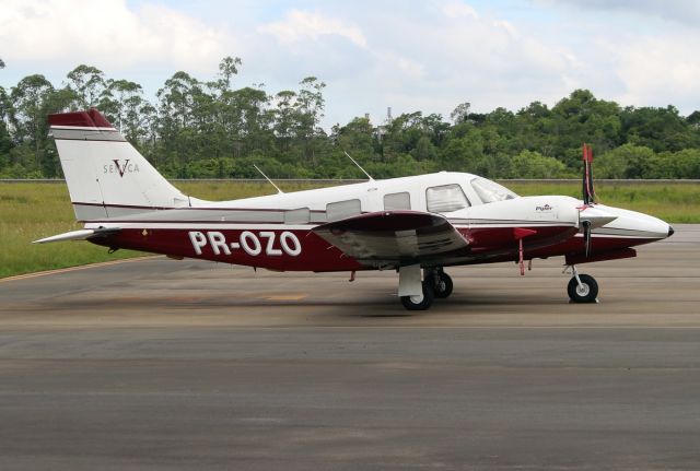 Piper Seneca (PR-OZO) - Registration: PR-OZObr /Airline: Privatebr /Aircraft Type: Piper PA-34-220T Seneca Vbr /Cn / ln: 3449076br /Location: Criciúma Forquilhinha (CCM / SBCM), Brazilbr /Date: 14 Dec 2024
