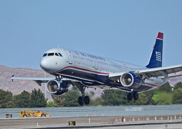 Airbus A321 (N156UW) - N156UW US Airways 2013 AIRBUS A321-211 s/n  5684 - Las Vegas - McCarran International Airport (LAS / KLAS)br /USA - Nevada April 2, 2015br /Photo: Tomás Del Coro