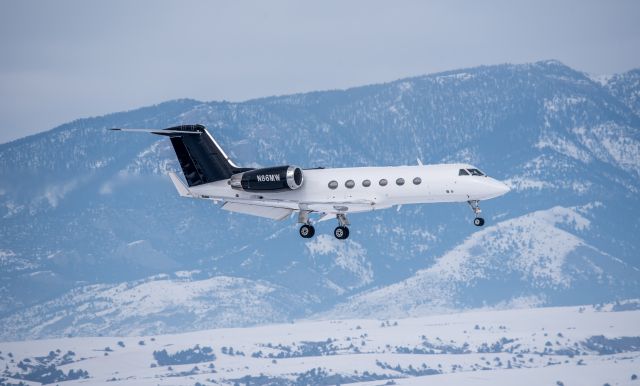 Gulfstream Aerospace Gulfstream IV (N86MW) - Nice GIV-SP arrival into KBZN