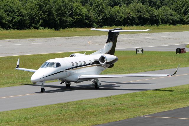 Embraer Phenom 300 (N11TE)