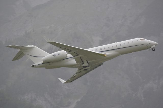 Bombardier Global Express (N302AK)