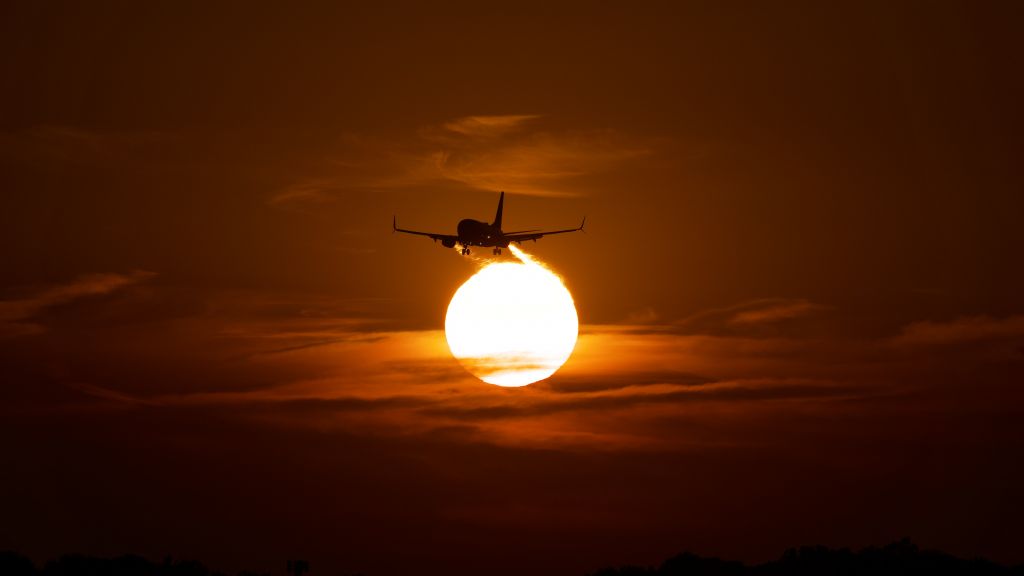 Boeing 737-900 (N910DU) - Before an autumn Georgia sunset, DL1743 (KRIC-KATL) on final for 8L.br /2255Z 13OCT21