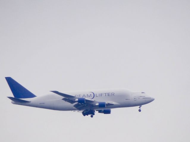 N747BC — - Dreamlifter transitioning into final