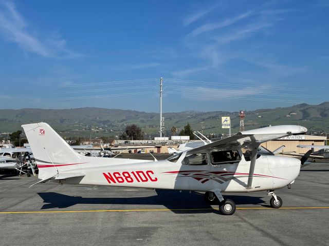 Cessna Skyhawk (N681DC) - Doodle Air!