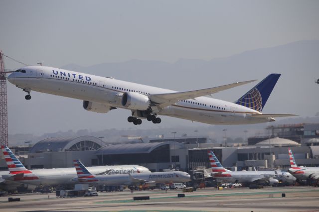 BOEING 787-10 Dreamliner (N12005)