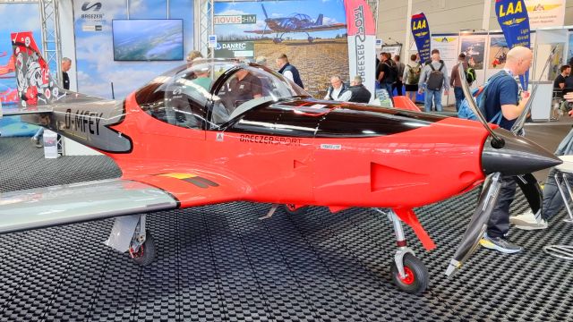 AEROSTYLE Breezer (D-MFEY) - Breezer Sport 916 iS