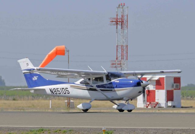 Cessna Skylane (N851DS) - Departing runway three-zero, Merced Regional Airport (KMCE)