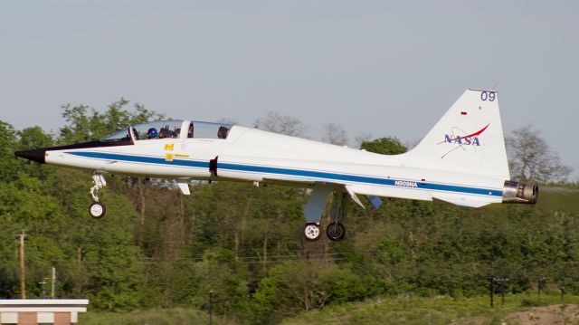 Northrop T-38 Talon (N909NA) - (6/7/2019) A NASA T-38 Talon over the KROC runway 04 piano keys!