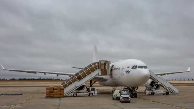 Airbus A330-200 (EI-GCU)