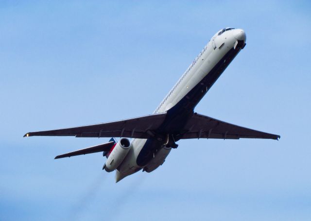 McDonnell Douglas MD-88 (N904DL)