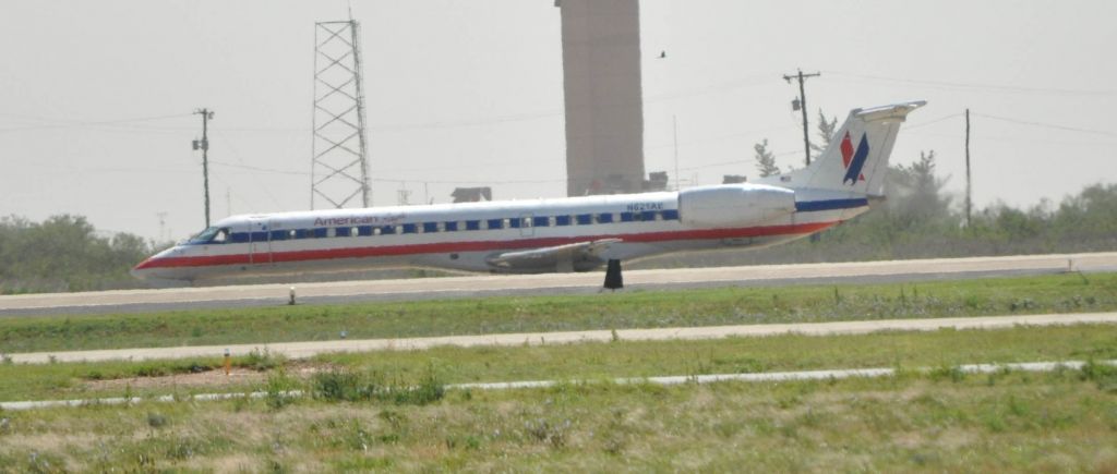 Embraer ERJ-145 (N621AE)