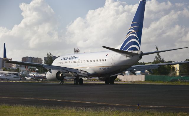 Boeing 737-800 (HP-1528CMP)